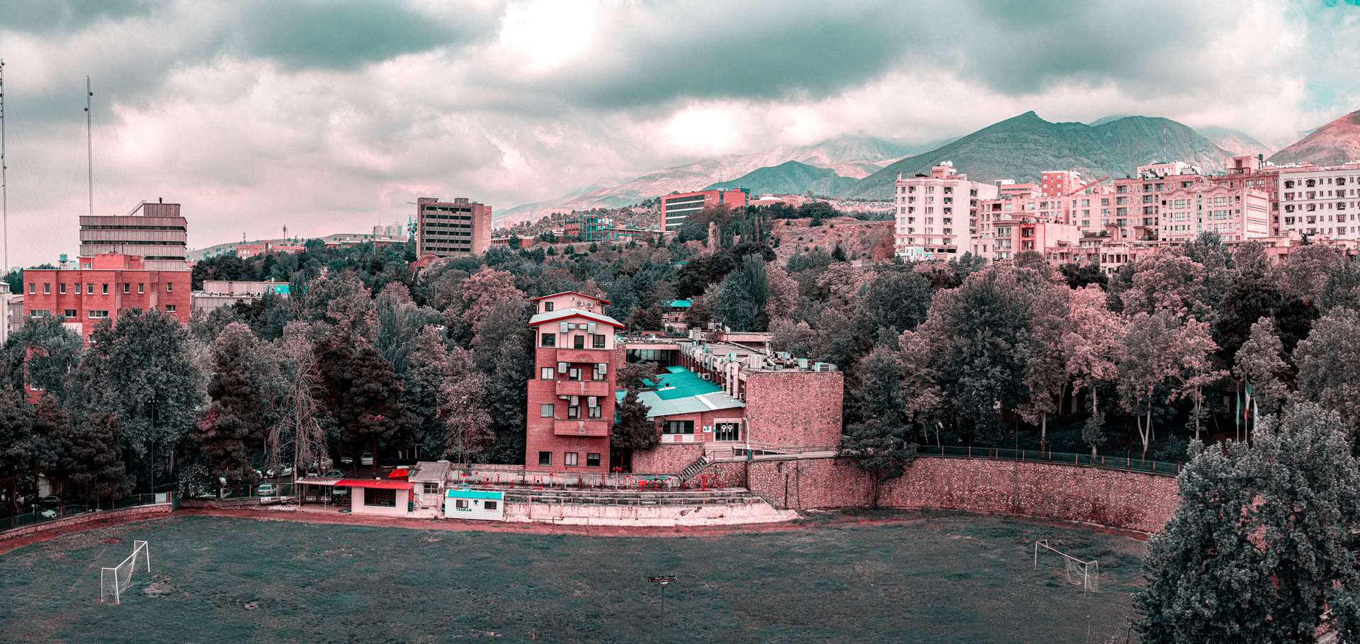 نمایی از طبیعت پاییزی دانشگاه علوم توانبخشی و سلامت اجتماعی