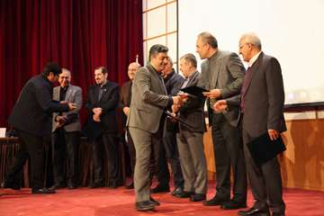 معرفی و تقدیر از برترین های معاونت تحقیقات و فناوری