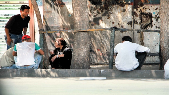 زندگی این گروه از مردم روی لبه پرتگاه قرار دارد 